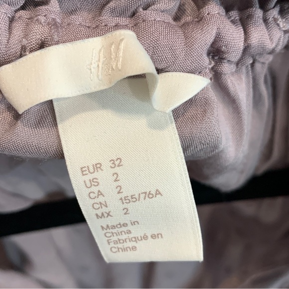 H&M Blush Lavender Sleeveless Swiss Dot Stye Top - Picture 3 of 4